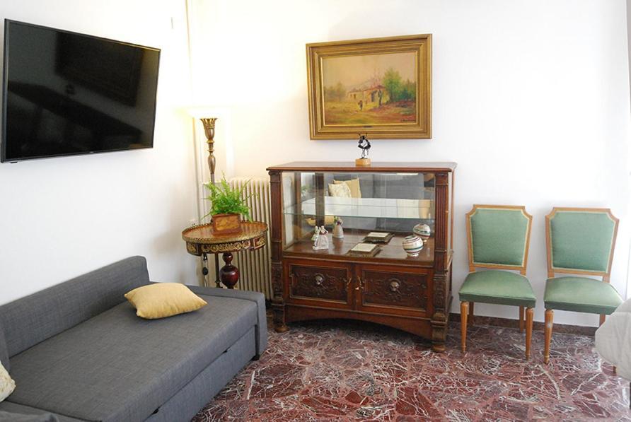 Central Heraklion Lovely Boutique 2-Bedroom Apartment. Olympia. Buitenkant foto